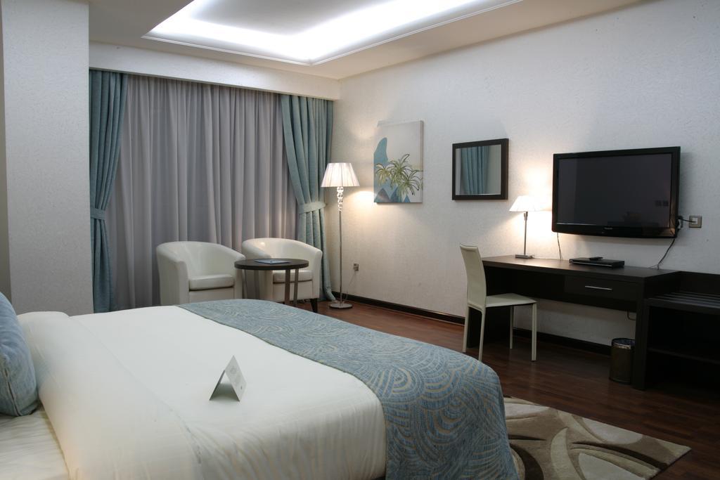 Gokulam Park Doha Hotel Екстериор снимка