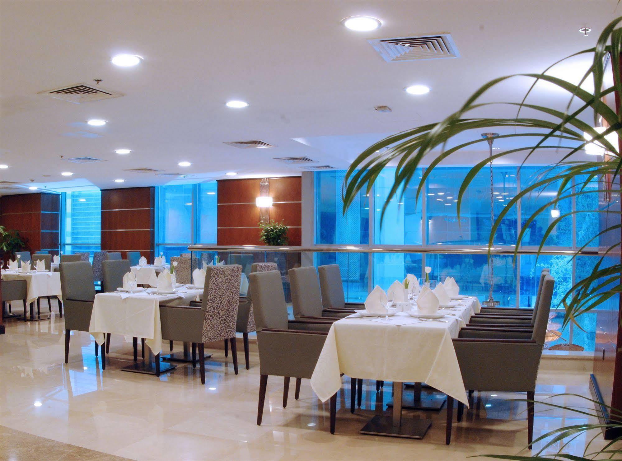 Gokulam Park Doha Hotel Екстериор снимка