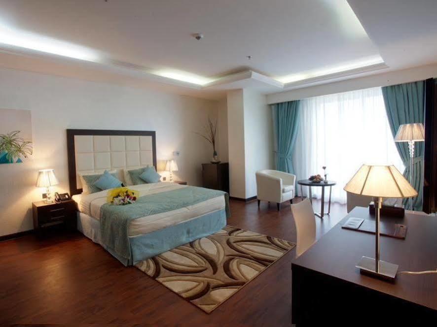 Gokulam Park Doha Hotel Екстериор снимка