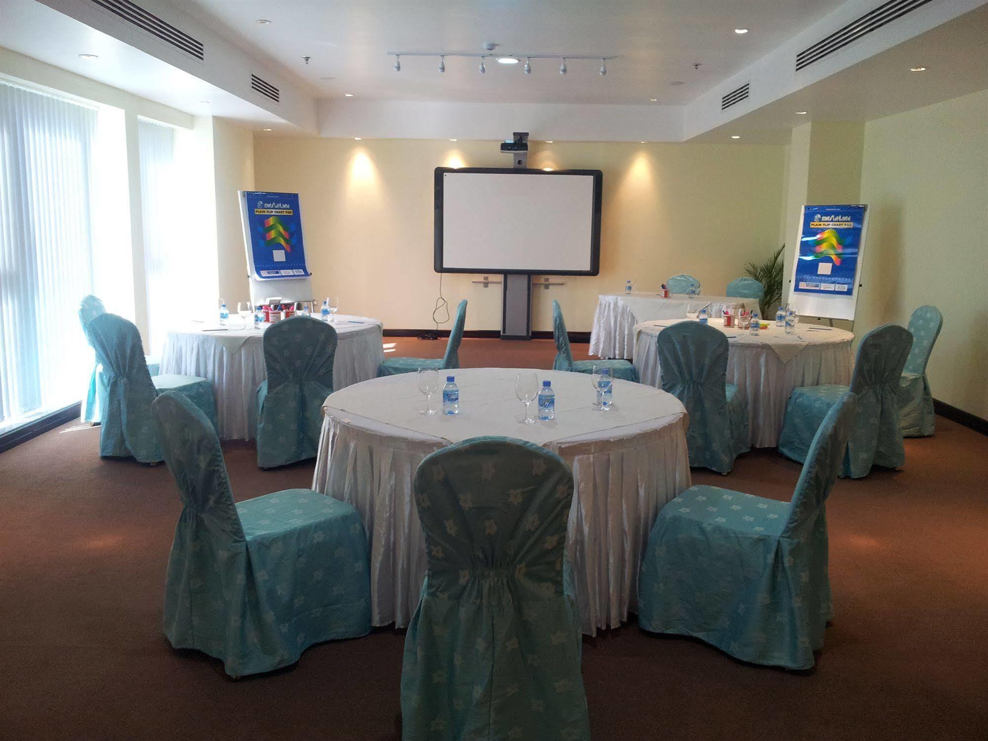 Gokulam Park Doha Hotel Екстериор снимка
