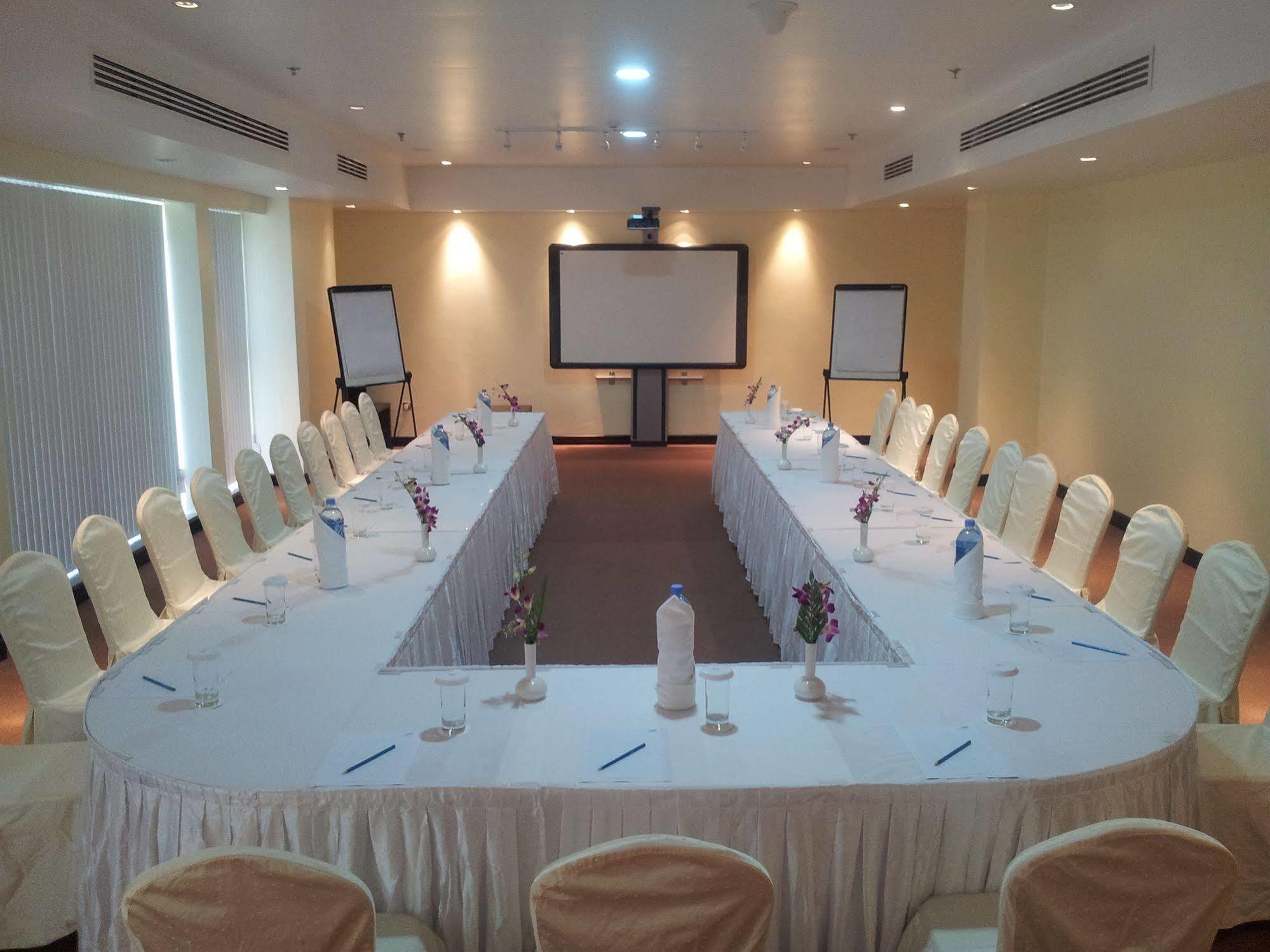 Gokulam Park Doha Hotel Бизнес снимка