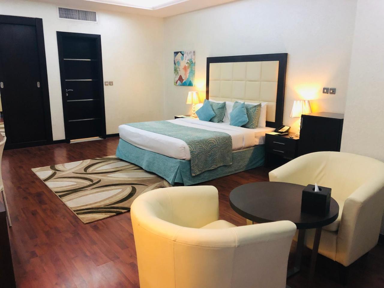 Gokulam Park Doha Hotel Екстериор снимка